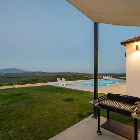 Panorama * Vrh (Istria)