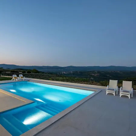 Panorama * Vrh (Istria)