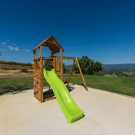 Panorama * Vrh (Istria)