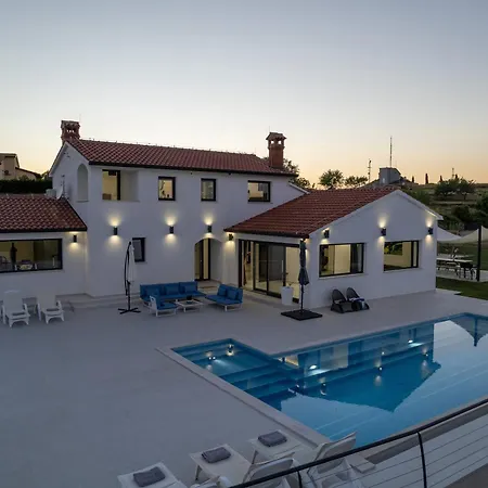 Panorama * Vrh (Istria)